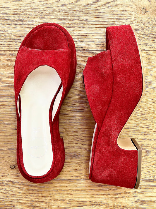 RED SUEDE JACKIE