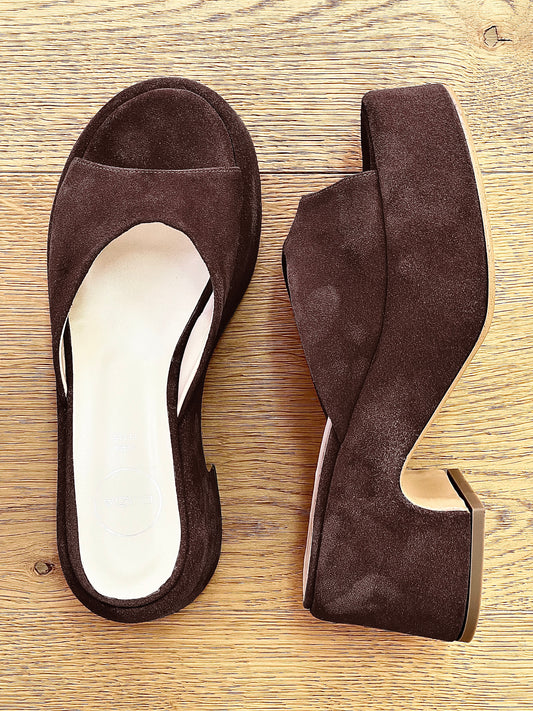 BROWN SUEDE JACKIE