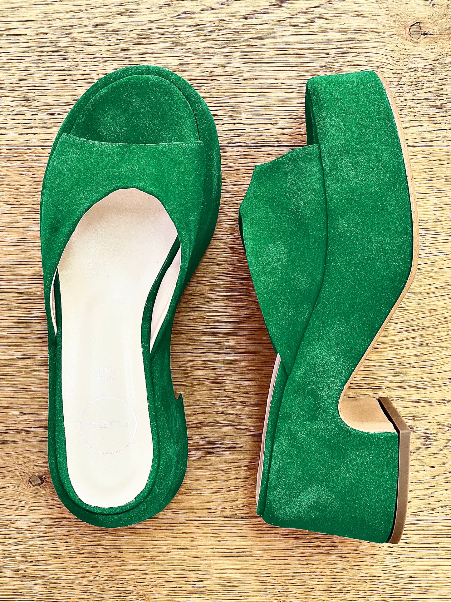 GREEN SUEDE JACKIE