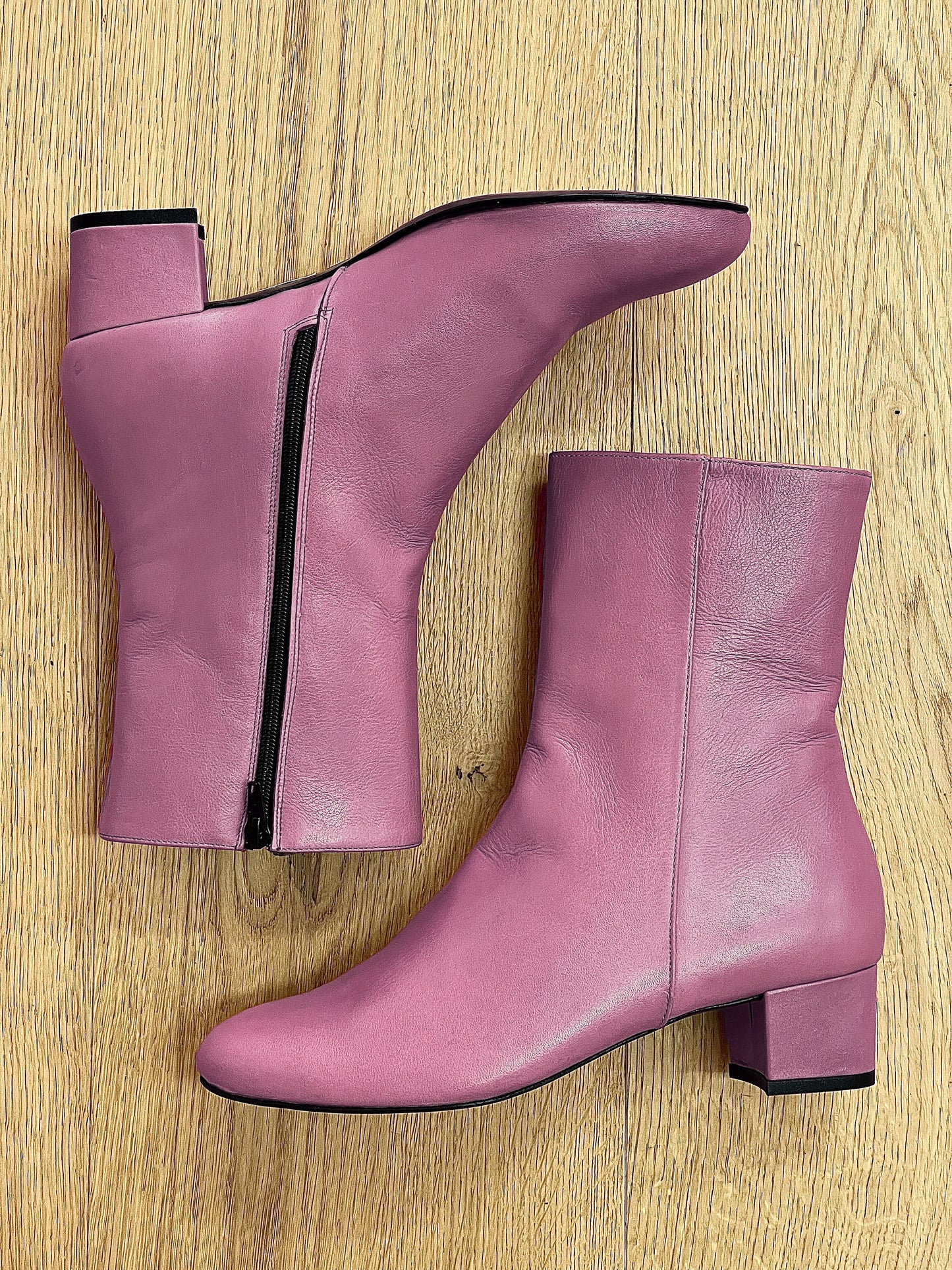 MAXIM LILAC LEATHER