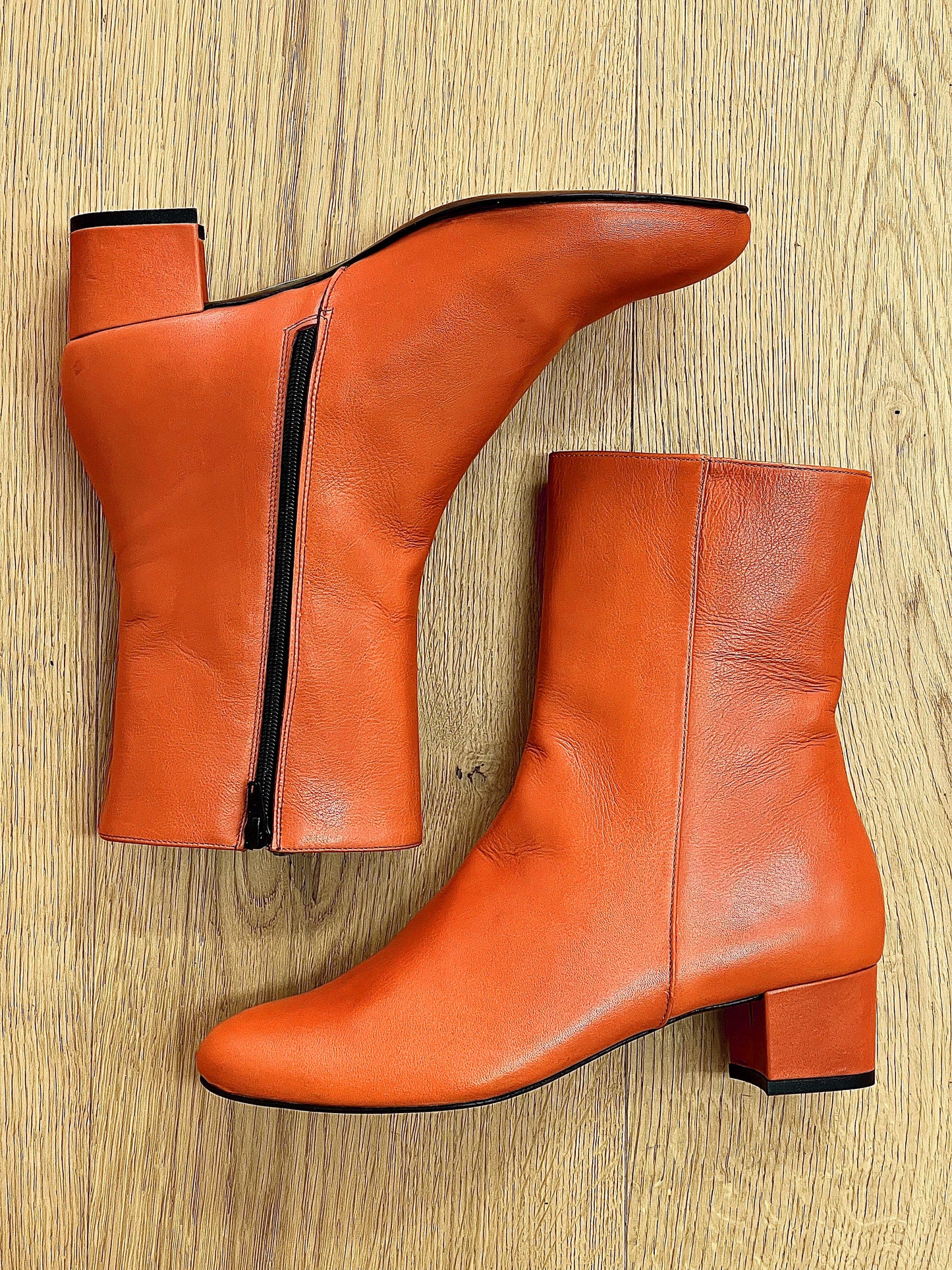MAXIM ORANGE LEATHER