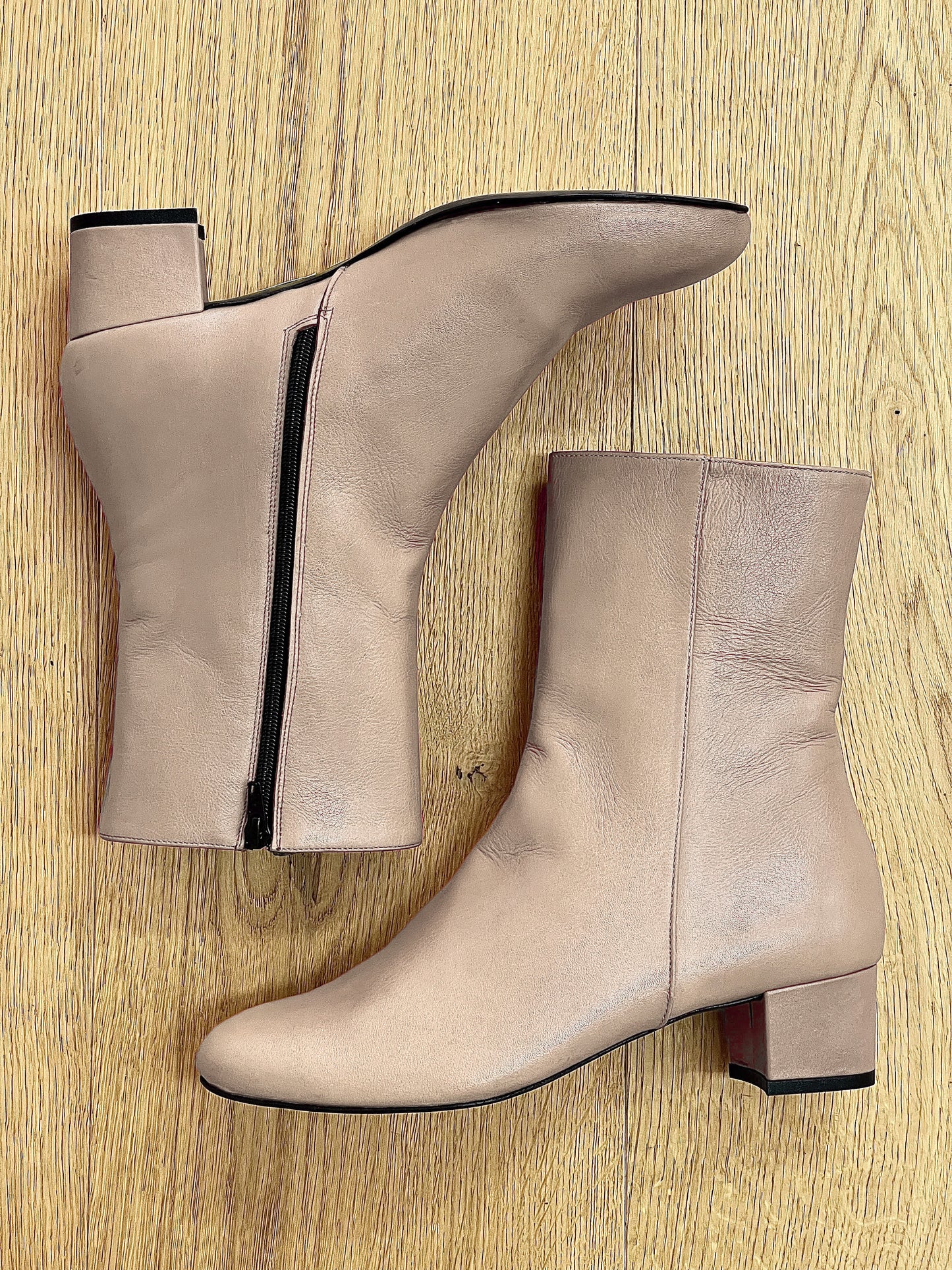 MAXIM BEIGE LEATHER