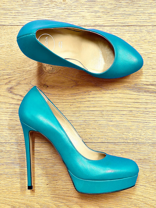 EVEN BLUE LEATHER