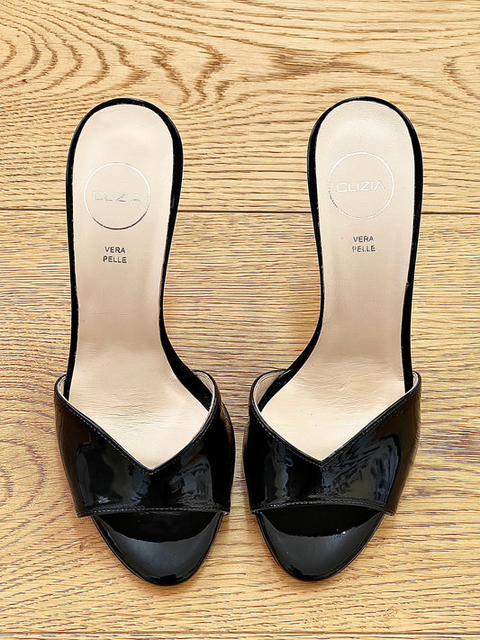 CHEERFUL BLACK PATENT LEATHER