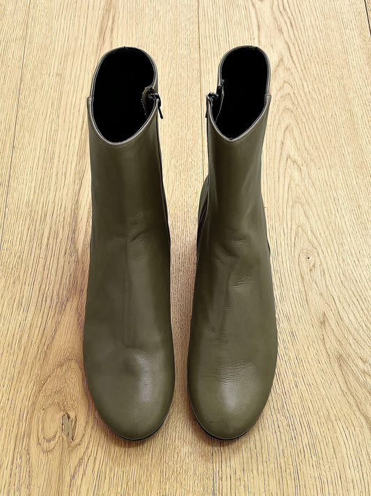 MAXIM KHAKI LEATHER