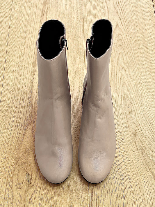 MAXIM BEIGE LEATHER
