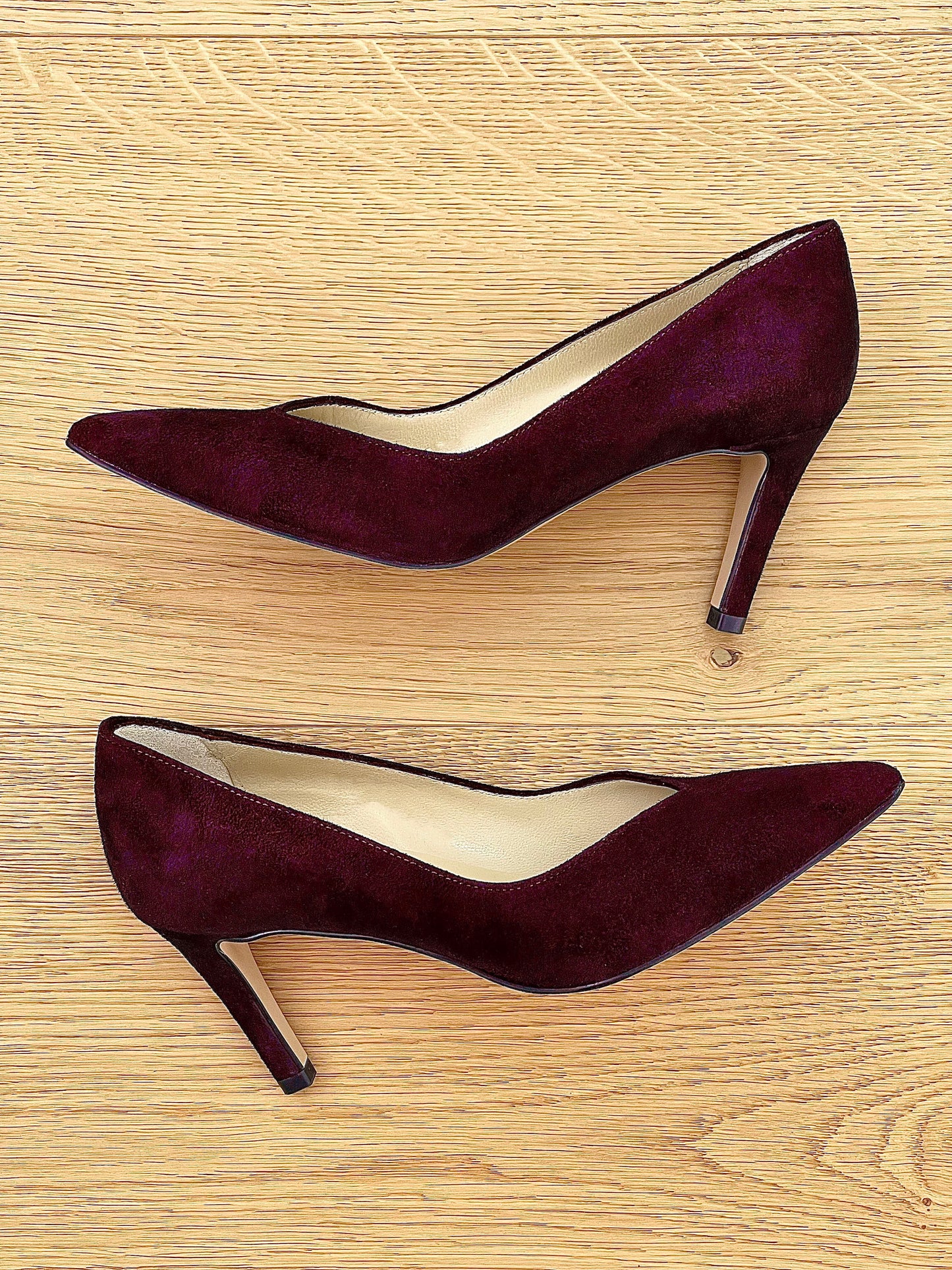 ASHLEY BURGUNDY SUEDE