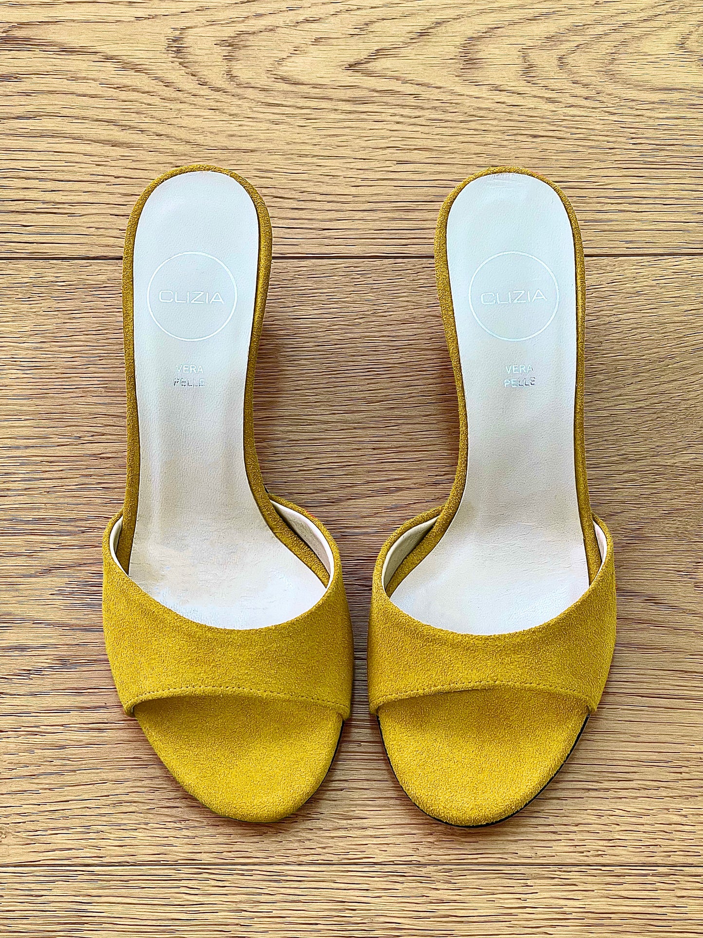 YUDI YELLOW SUEDE