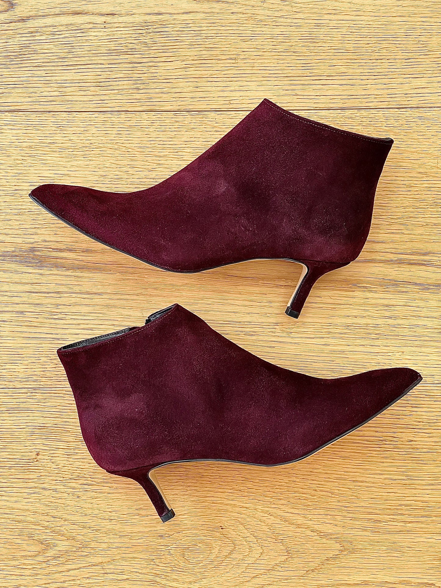 BURGUNDY SUEDE TITTY