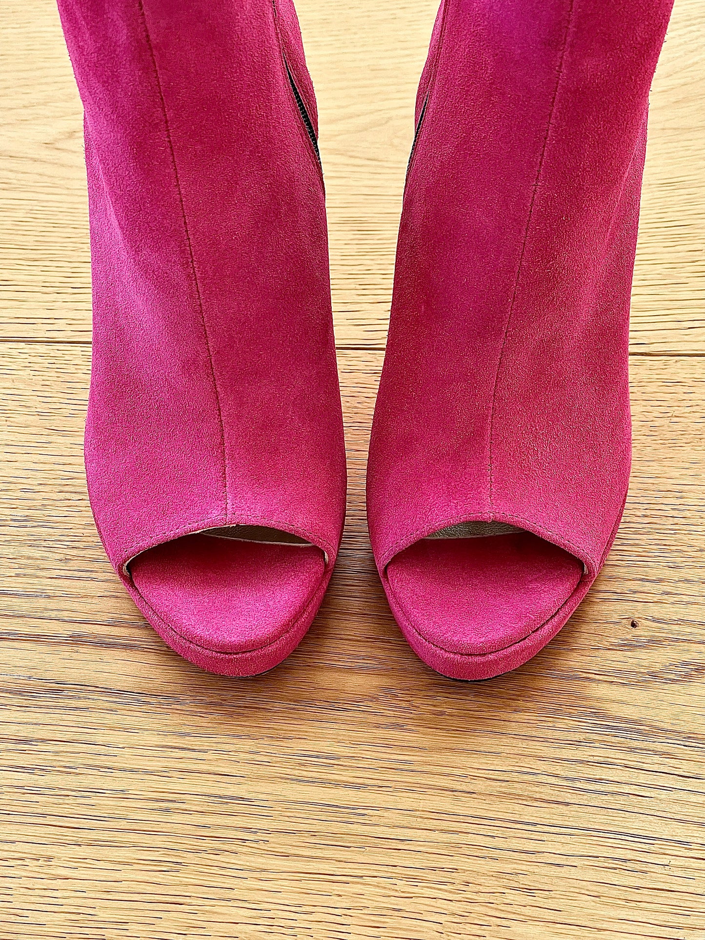 FUCHSIA SUEDE LONDON