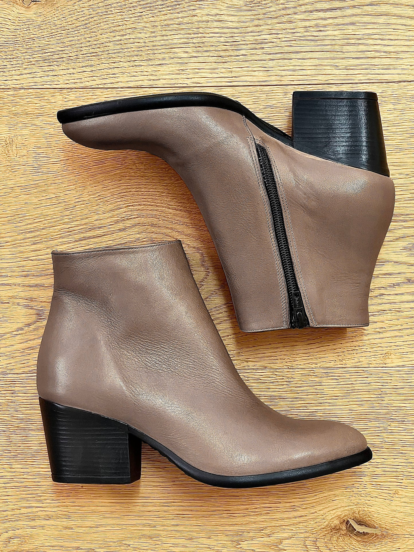 ELISABET TAUPE LEATHER