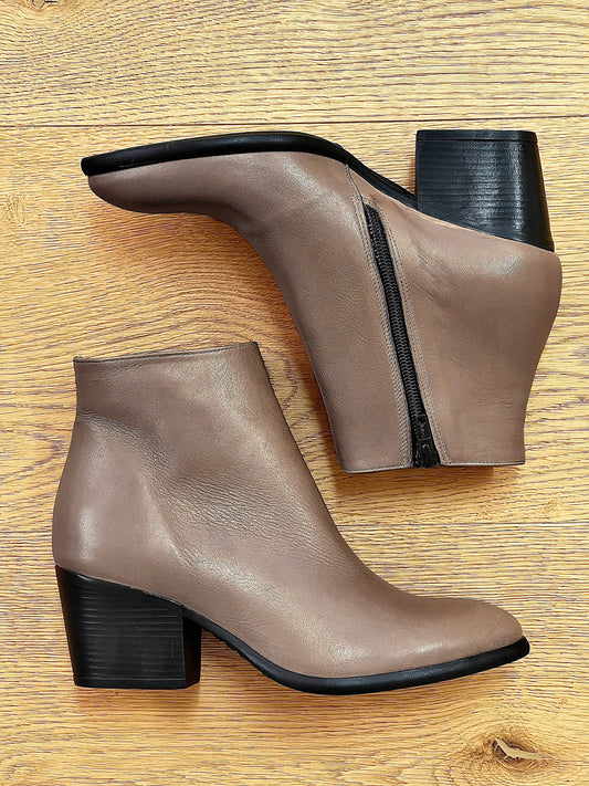 ELISABET TAUPE LEATHER