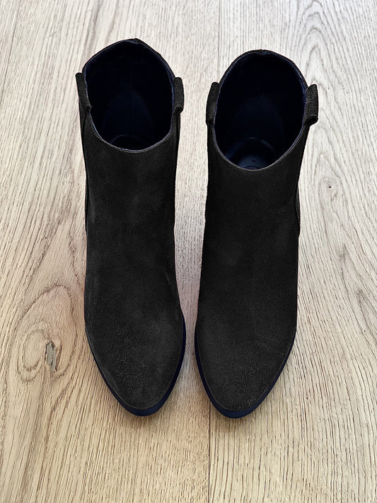BLACK SUEDE TESSA