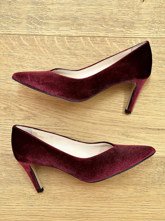 ASHLEY BURGUNDY VELVET