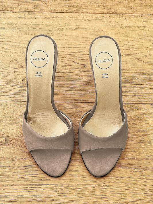INES DOVE GREY SUEDE