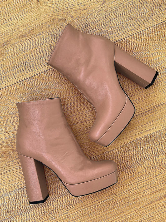 DETROIT LEATHER NUDE