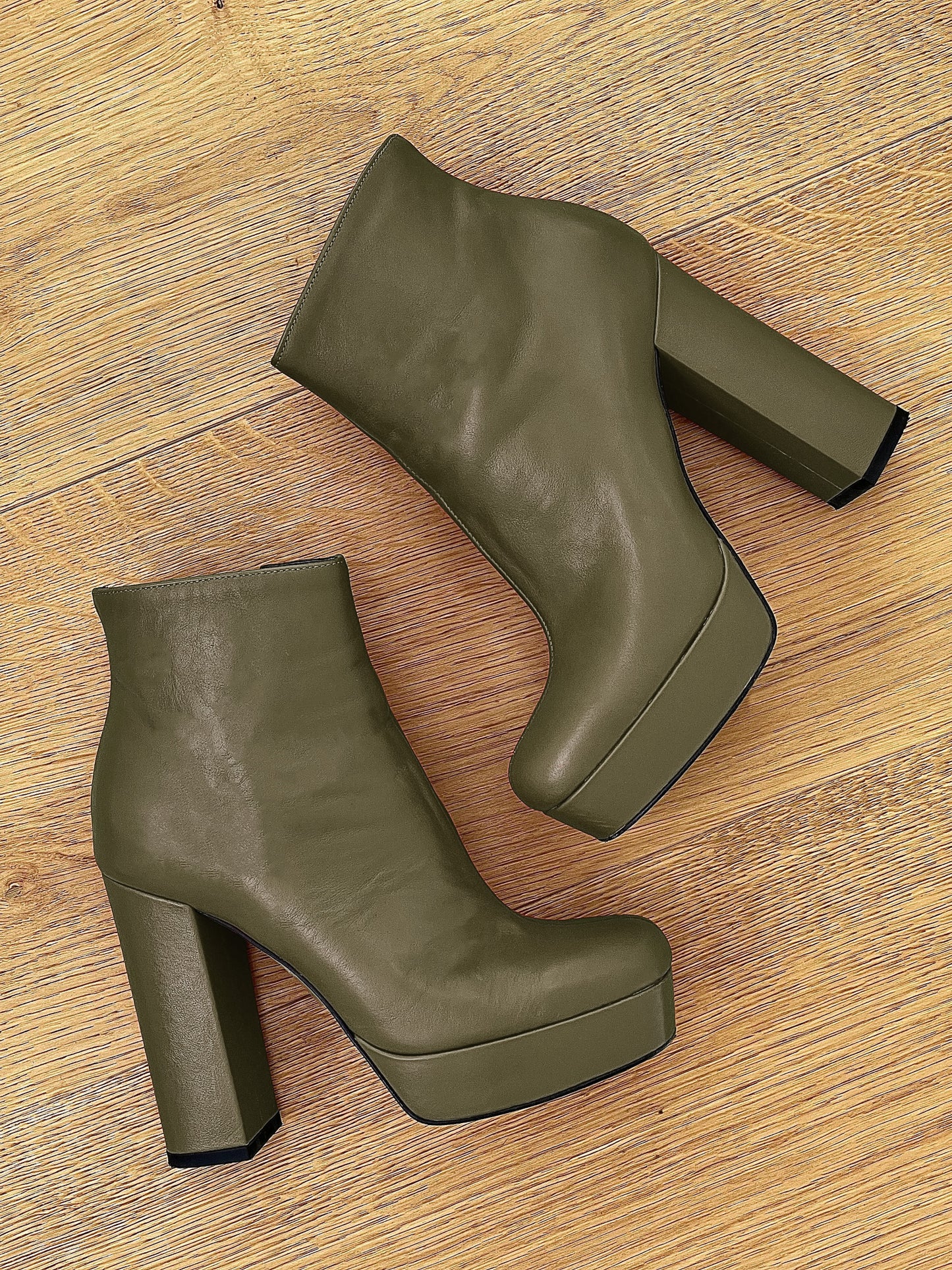 DETROIT KHAKI LEATHER