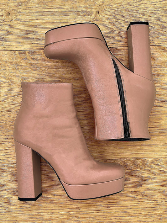 DETROIT LEATHER NUDE