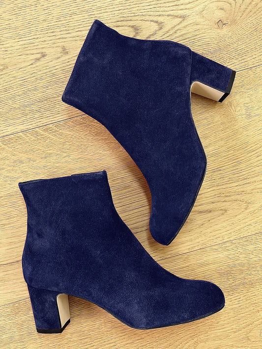 BLUE SUEDE LUCAS