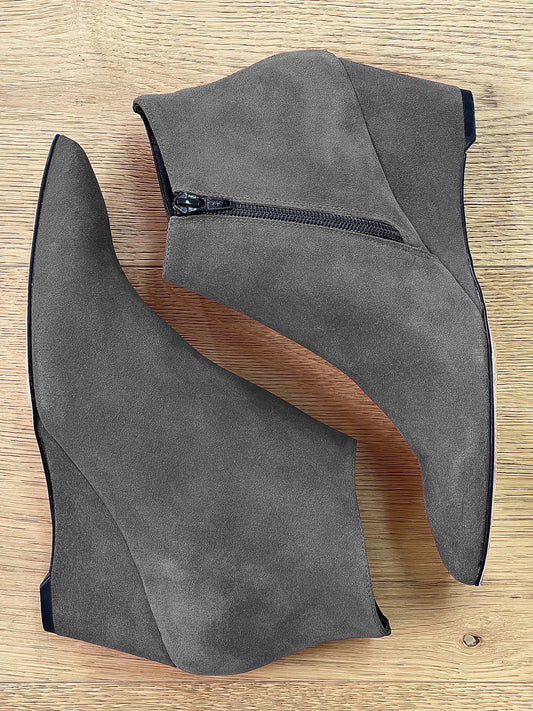 KRYSHA GRAY SUEDE