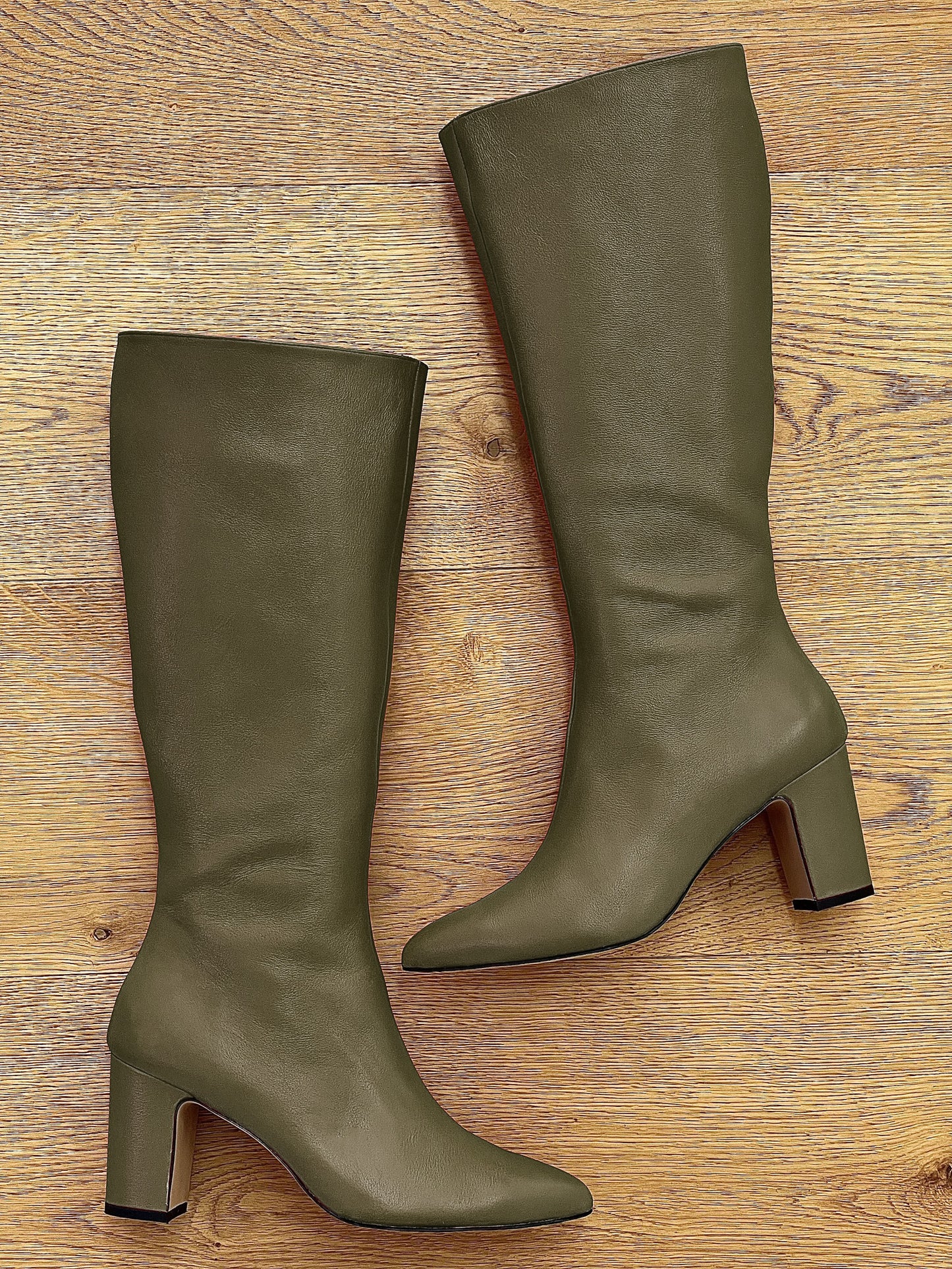 MARK KHAKI LEATHER