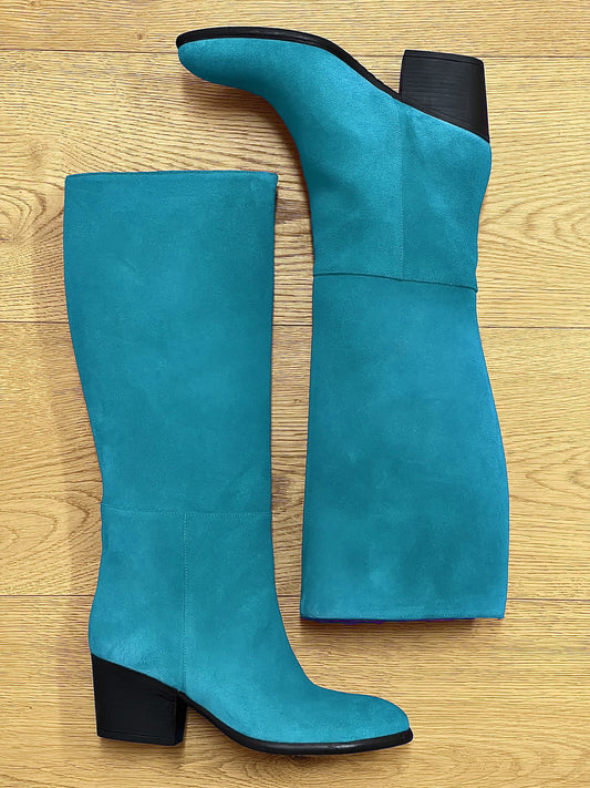 LIGHT BLUE SUEDE KINE