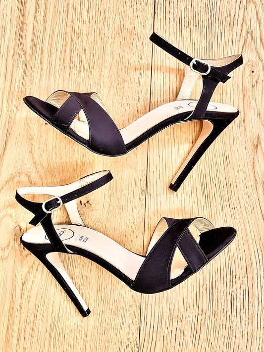 LAYLA BLACK SATIN