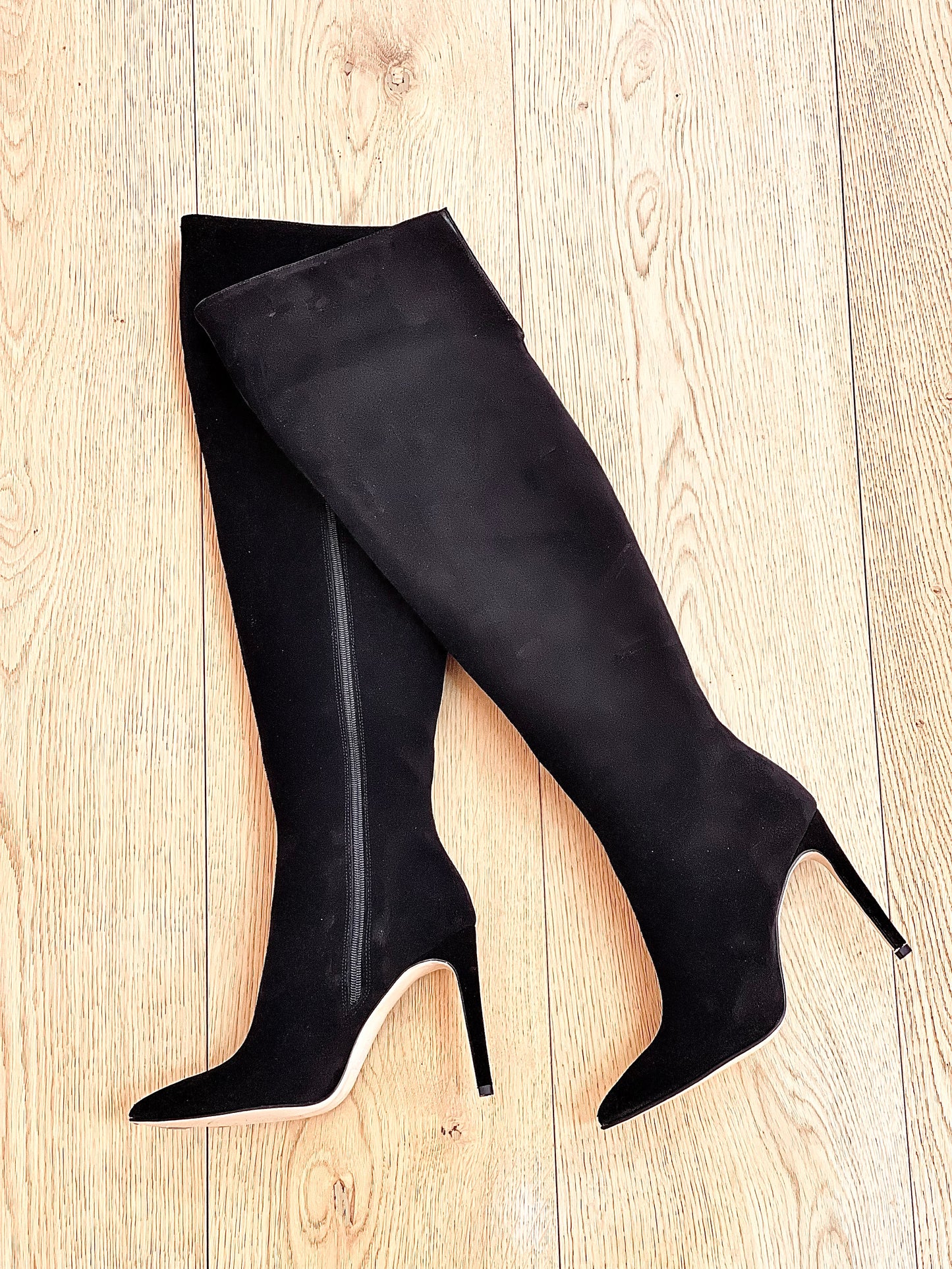 RONNY BLACK SUEDE