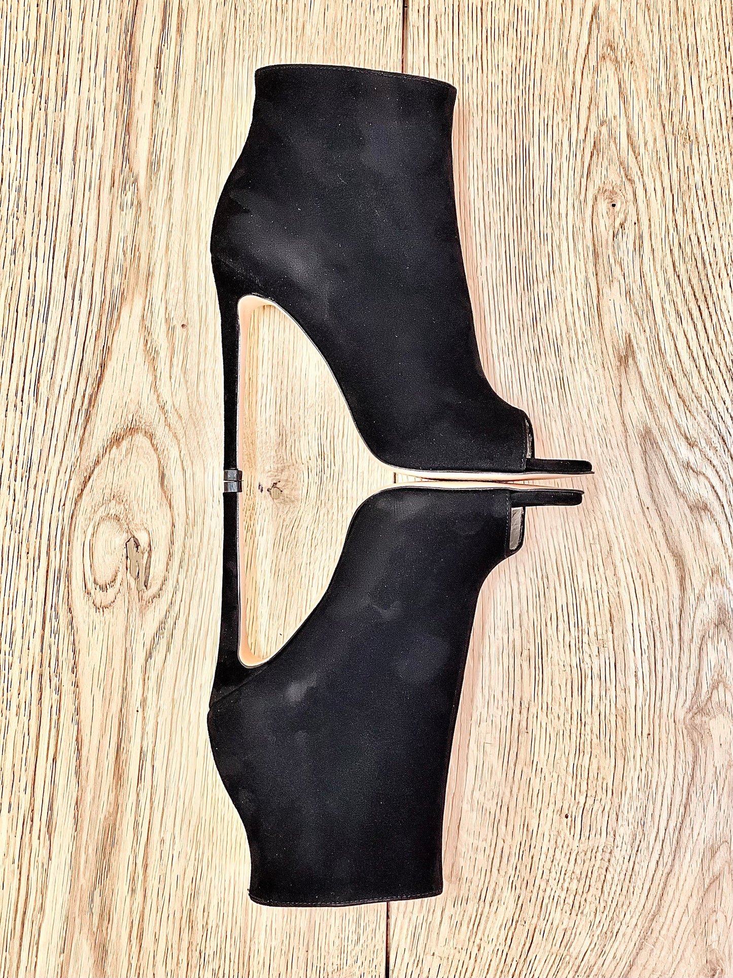 PARIS BLACK SUEDE