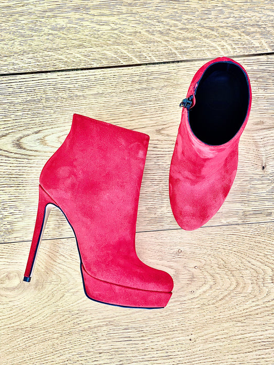 RED SUEDE LOREN
