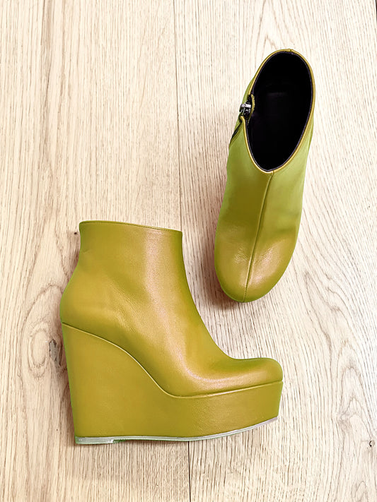 YELLOW LEATHER BOOT