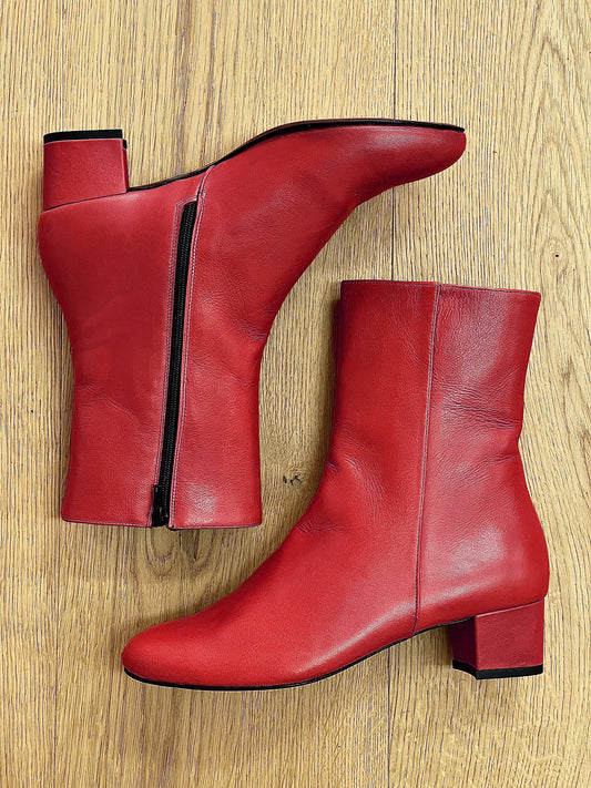 MAXIM RED LEATHER