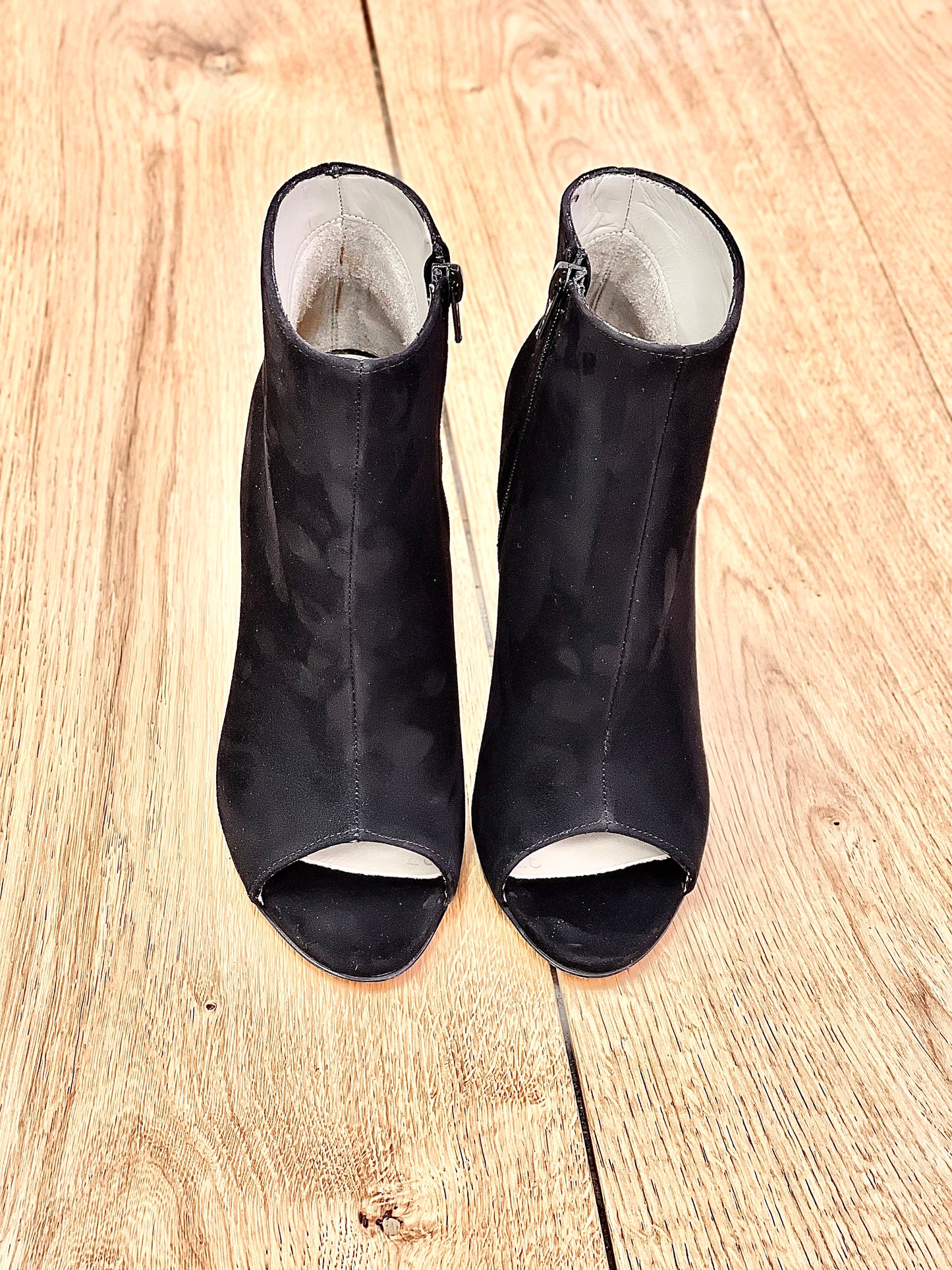 PARIS BLACK SUEDE