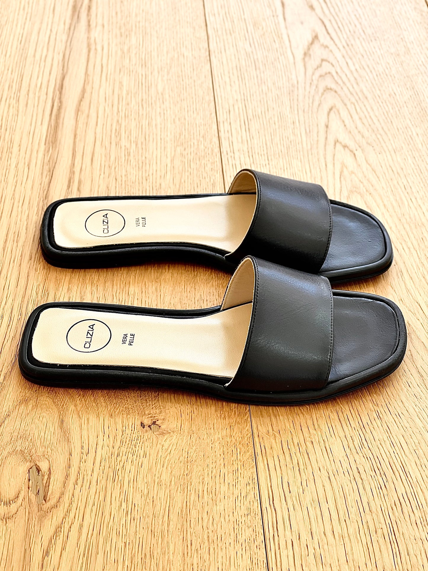 BAKU LEATHER BLACK