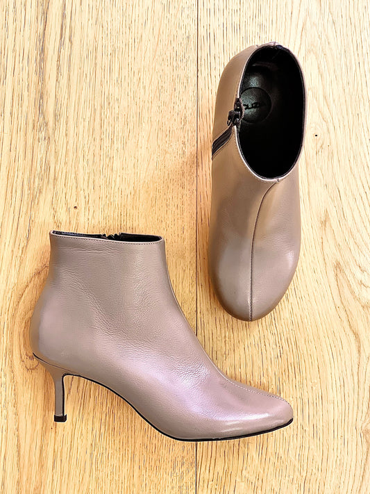 HEDO TAUPE LEATHER