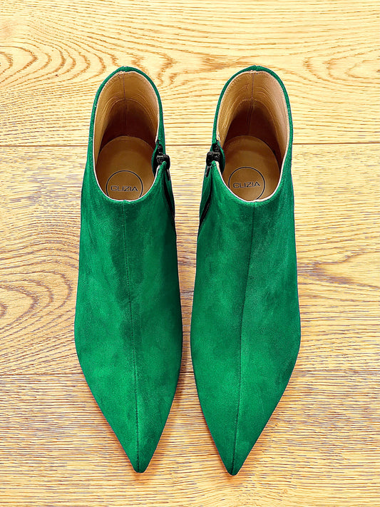 GREEN SUEDE TITTY