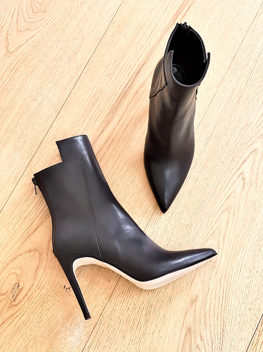 LEVEL BLACK LEATHER