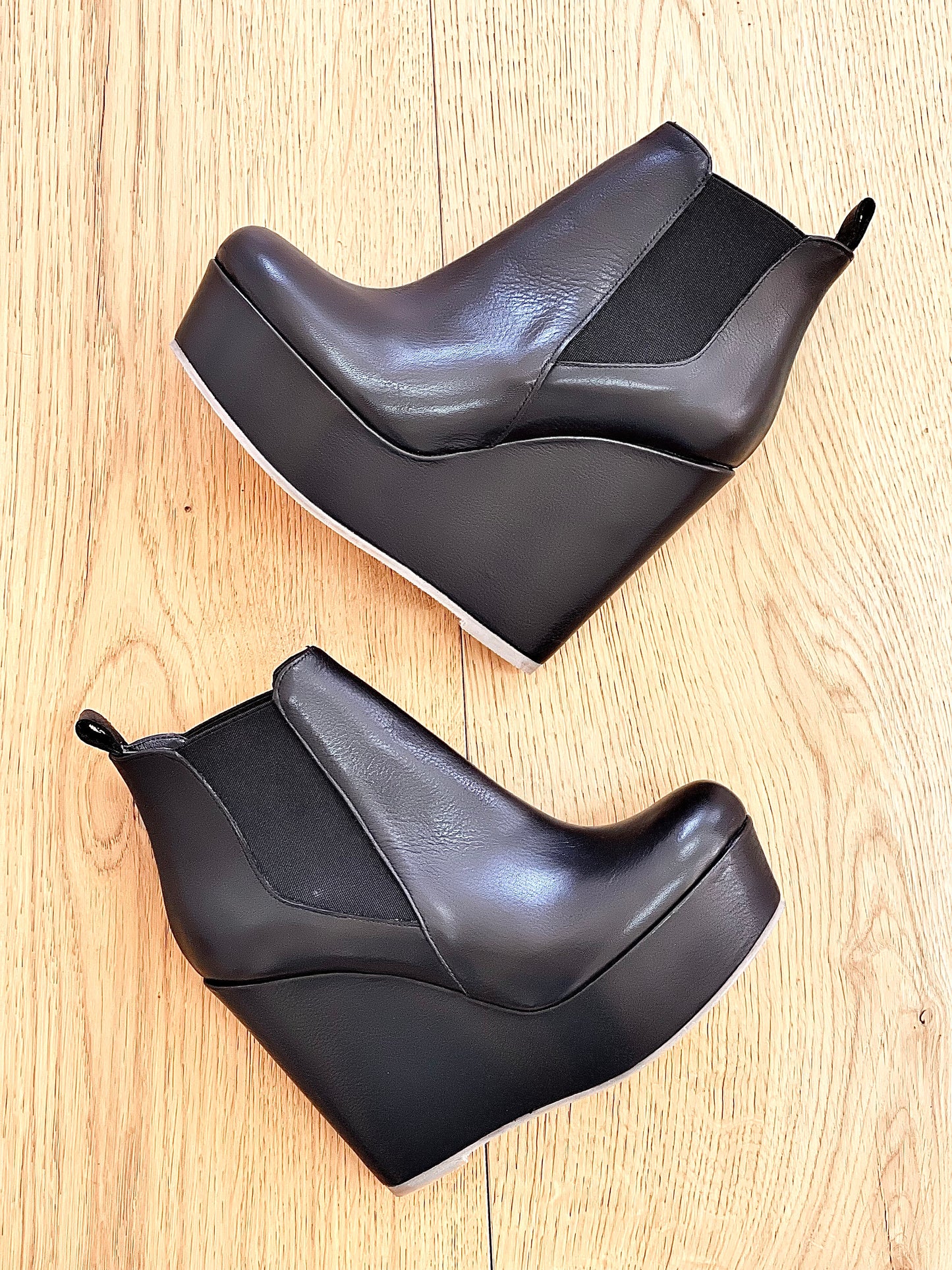 BALTIC LEATHER BLACK