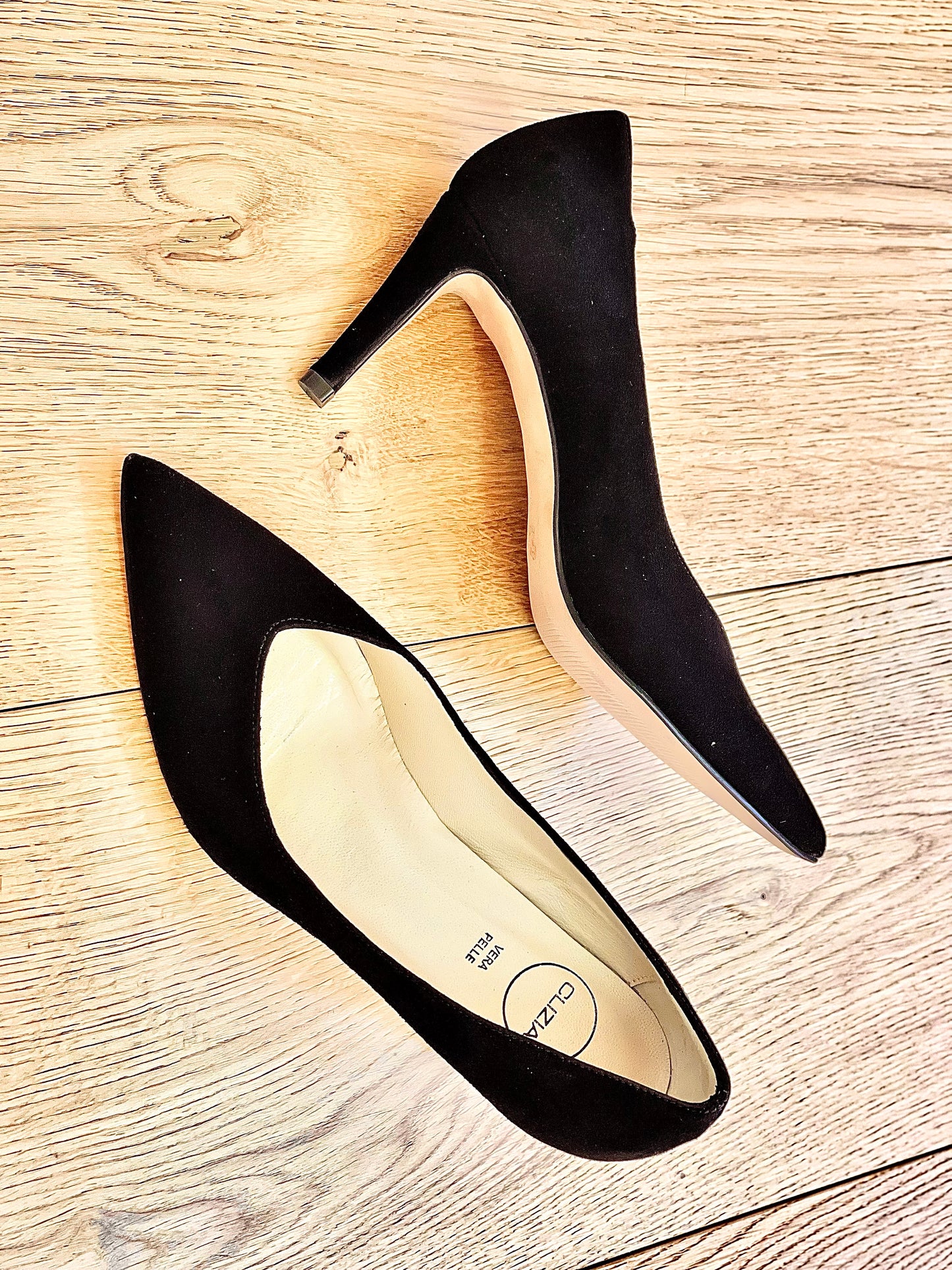 ASHLEY BLACK SUEDE
