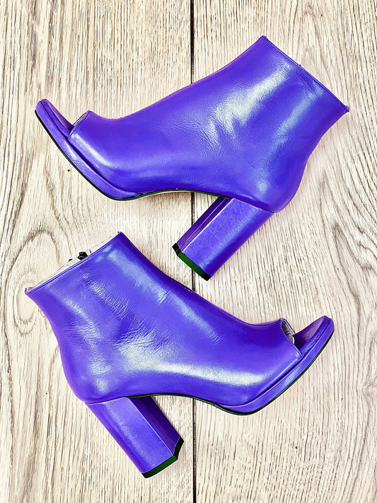 AMAZON BLUE LEATHER