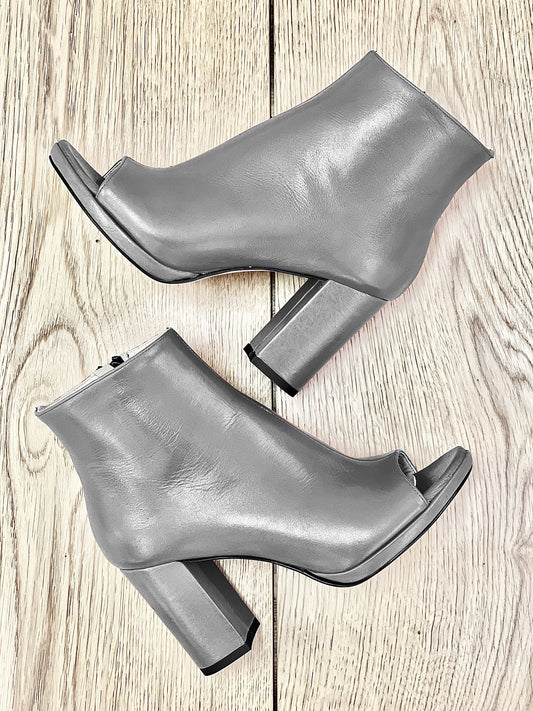 AMAZON LEATHER GRAY