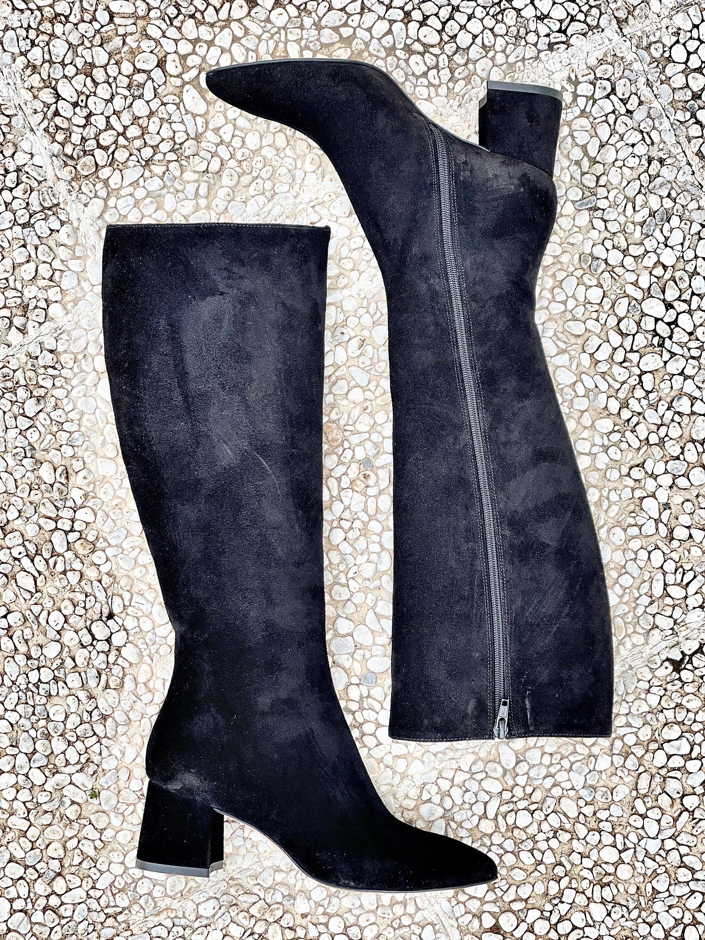 BOLIVIA BLACK SUEDE