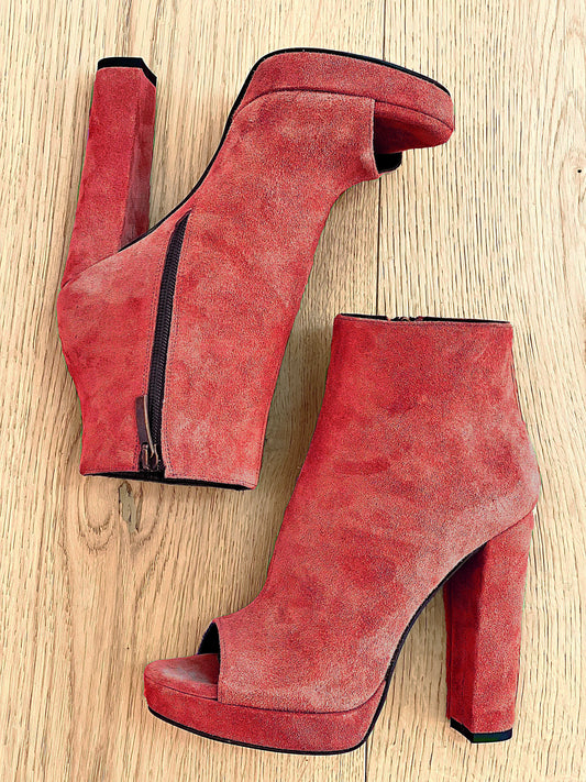 JESSA RED SUEDE