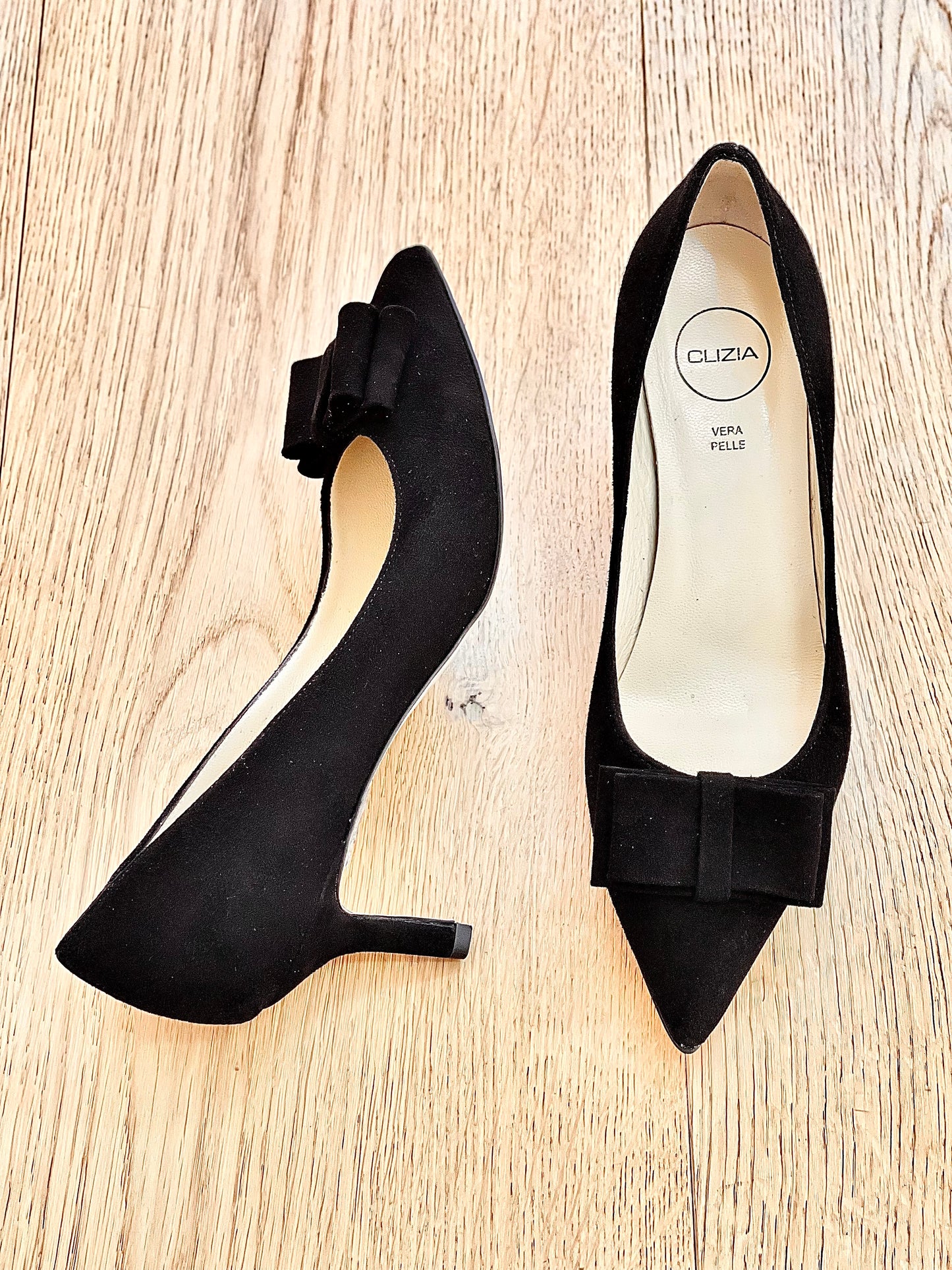 BLACK SUEDE MARTA