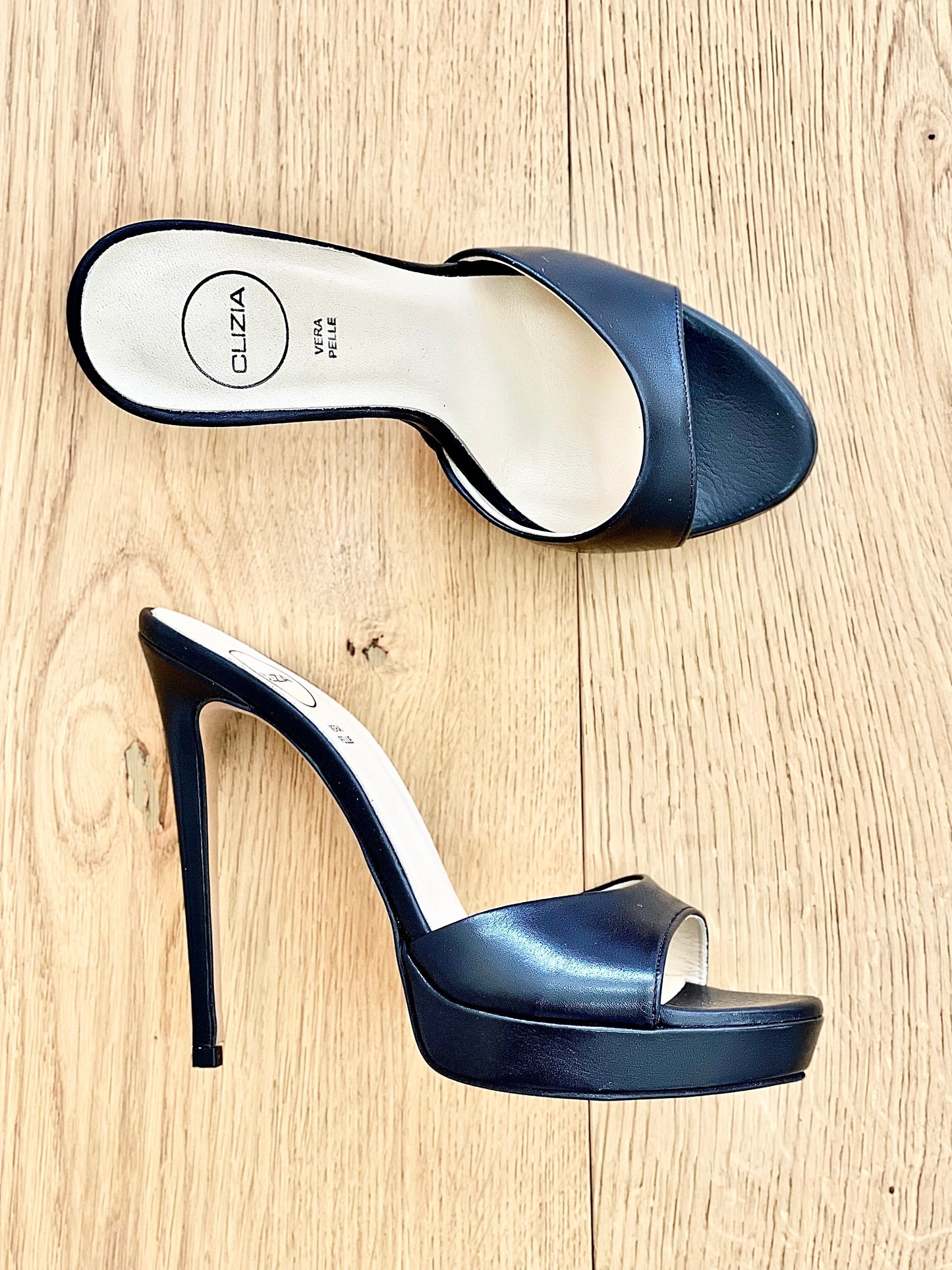 PRISCILLA LEATHER BLACK