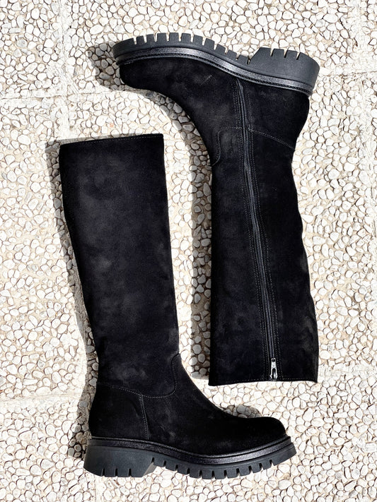 EIGHT BLACK SUEDE