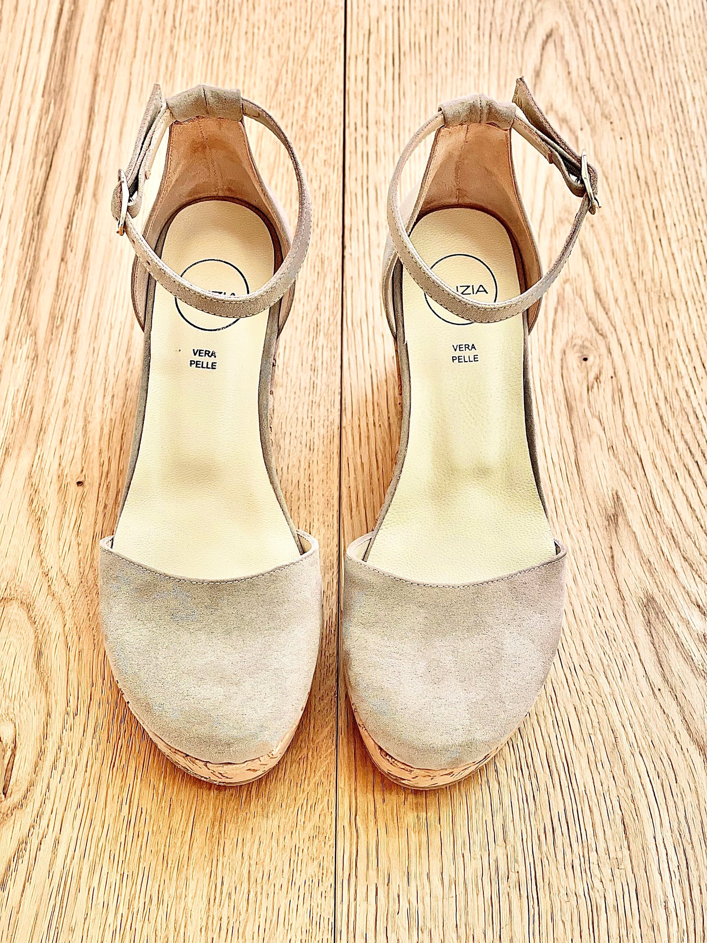 BEIGE SUEDE MANILA