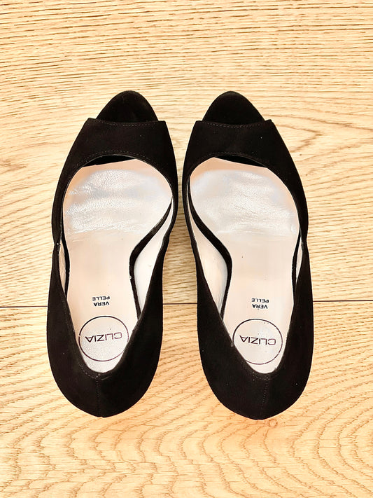 BETA BLACK SUEDE