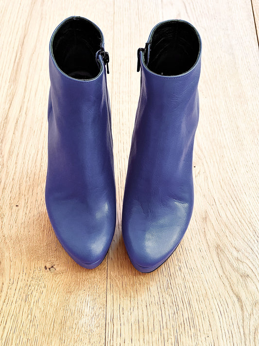 LOREN BLUE LEATHER