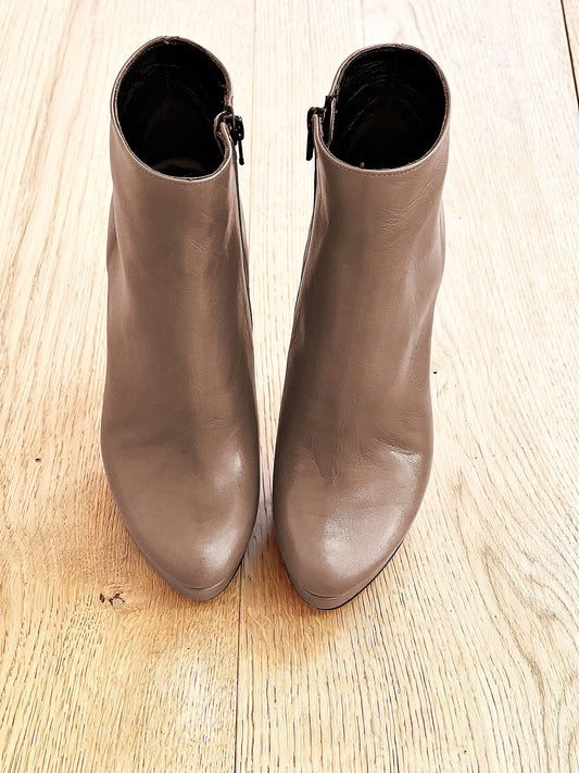 LOREN TAUPE LEATHER